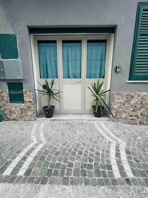Casteldaccia Stay Urocze Basic Mieszkanko Apartment